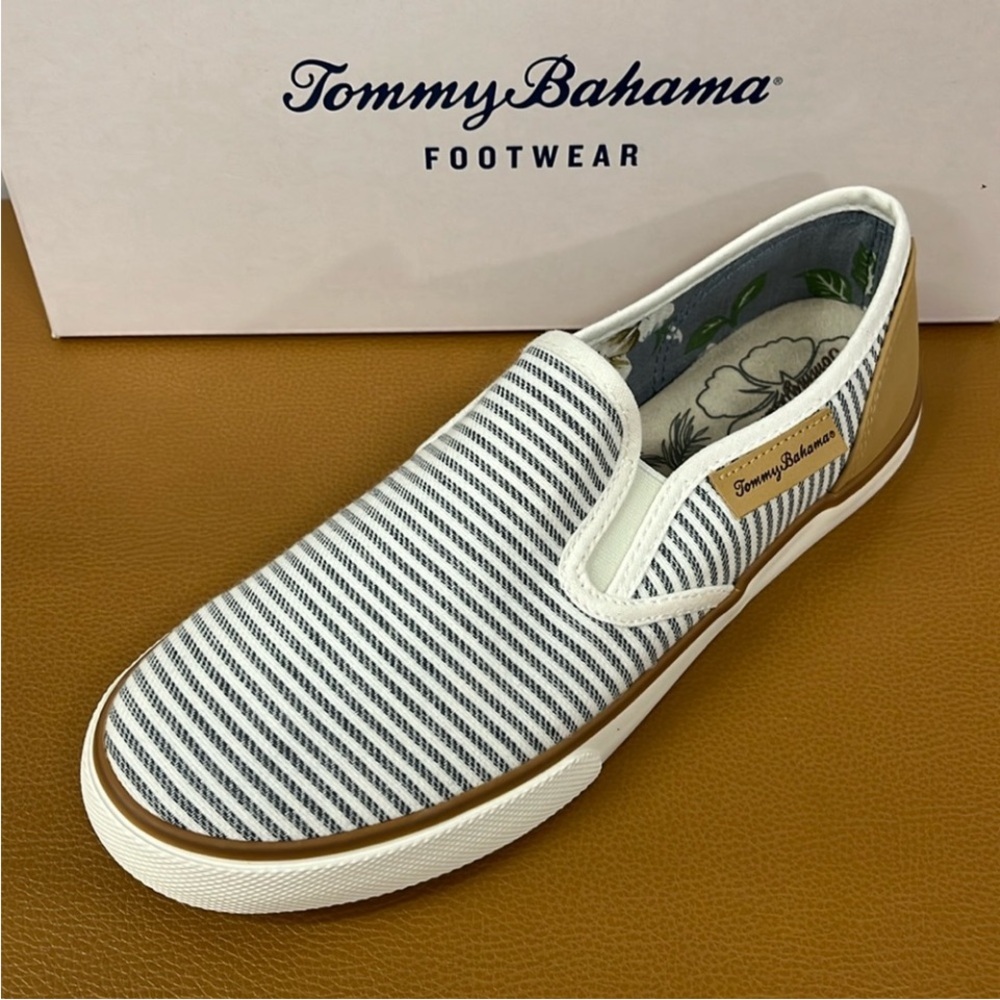 TOMMY BAHAMA Sailor Slip On Fabric Sneakers, White Navy NWT Sz.7.5